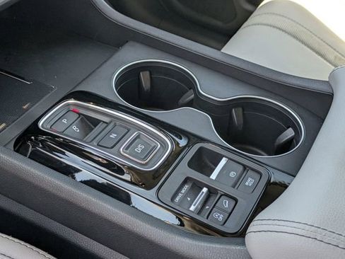 Used 2025 Honda Pilot EX-L image 19