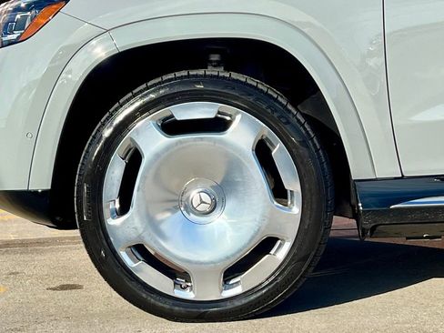 Certified 2024 Mercedes-Benz Maybach GLS 600 Maybach GLS 600 image 9