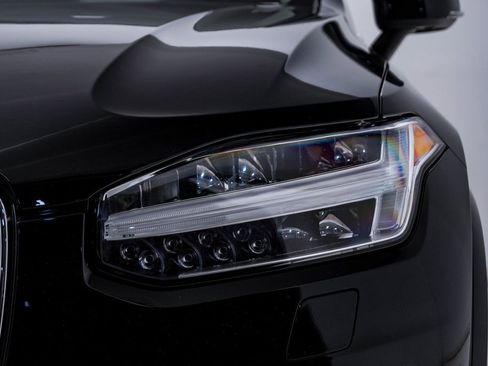 Used 2021 Volvo XC90 T8 Inscription image 6