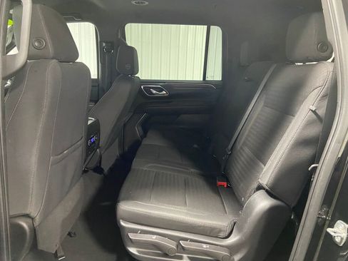 Used 2022 Chevrolet Suburban LS image 10