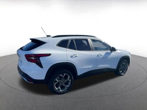 Used 2025 Chevrolet Trax LT image 15