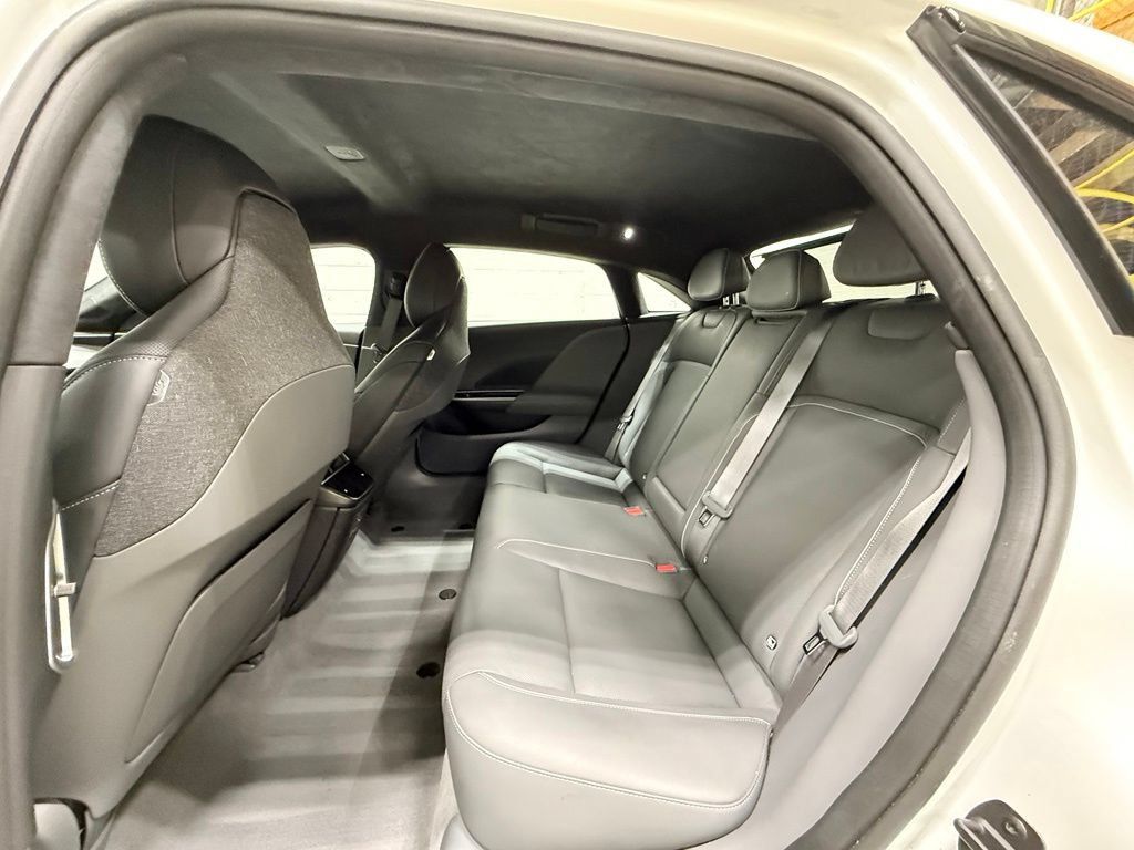 Used 2024 Lucid Air Touring AWD/4WD image 26