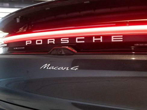 New 2026 Porsche Macan 4 Electric AWD/4WD image 15