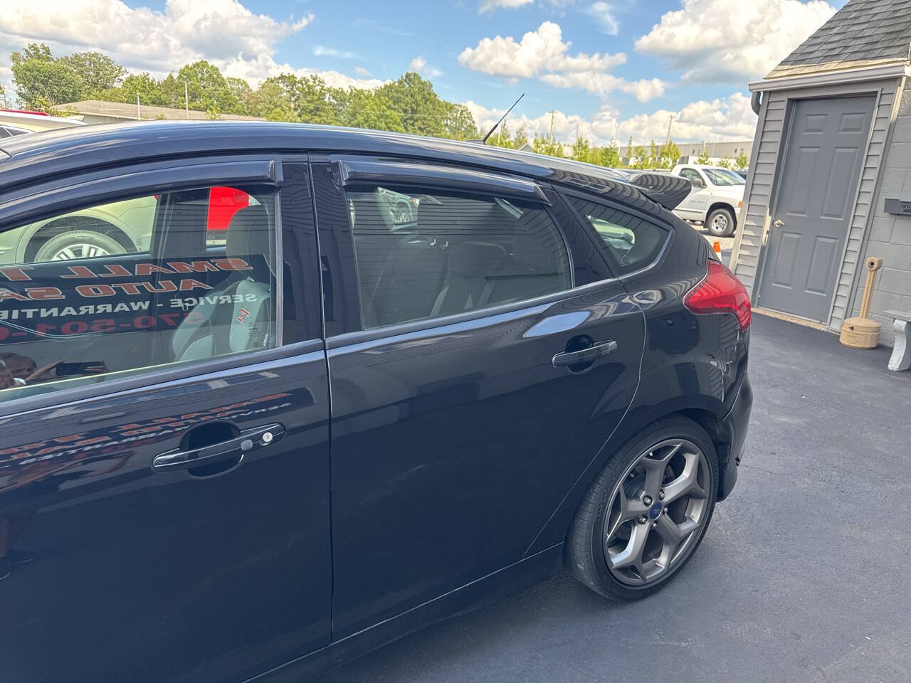 Used 2018 Ford Focus ST FWD image 5