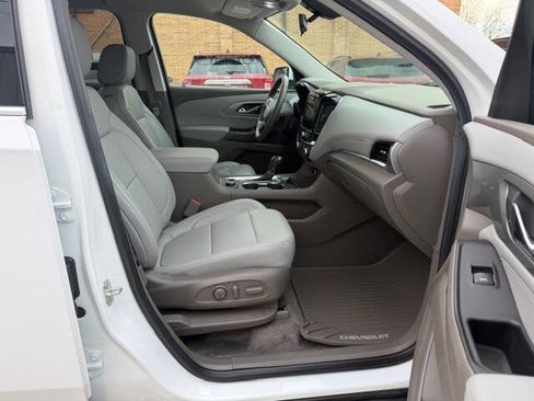 Used 2020 Chevrolet Traverse LT AWD/4WD image 16