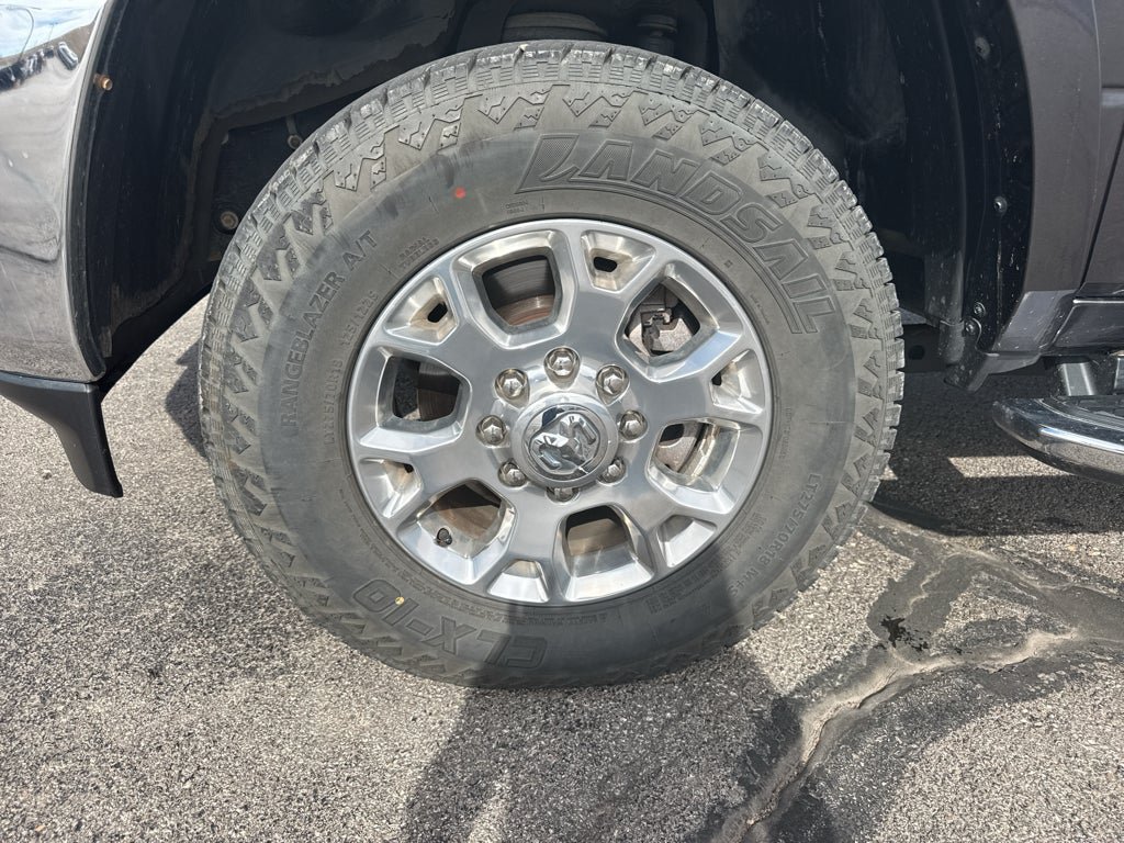 Used 2022 RAM 3500 Laramie AWD/4WD image 9