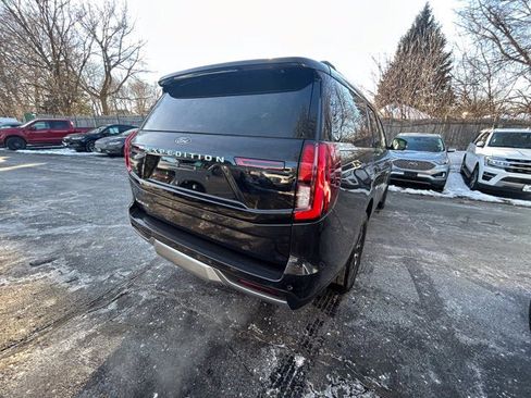 Used 2025 Ford Expedition Platinum image 10