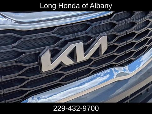 Used 2022 Kia Telluride LX FWD image 4