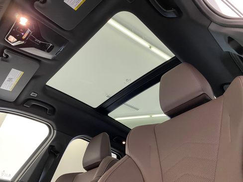 Used 2025 BMW X1 xDrive28i w/ Premium Package image 14