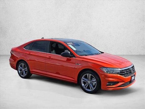 Used 2021 Volkswagen Jetta R-Line w/ R-Line Cold Weather Package image 3