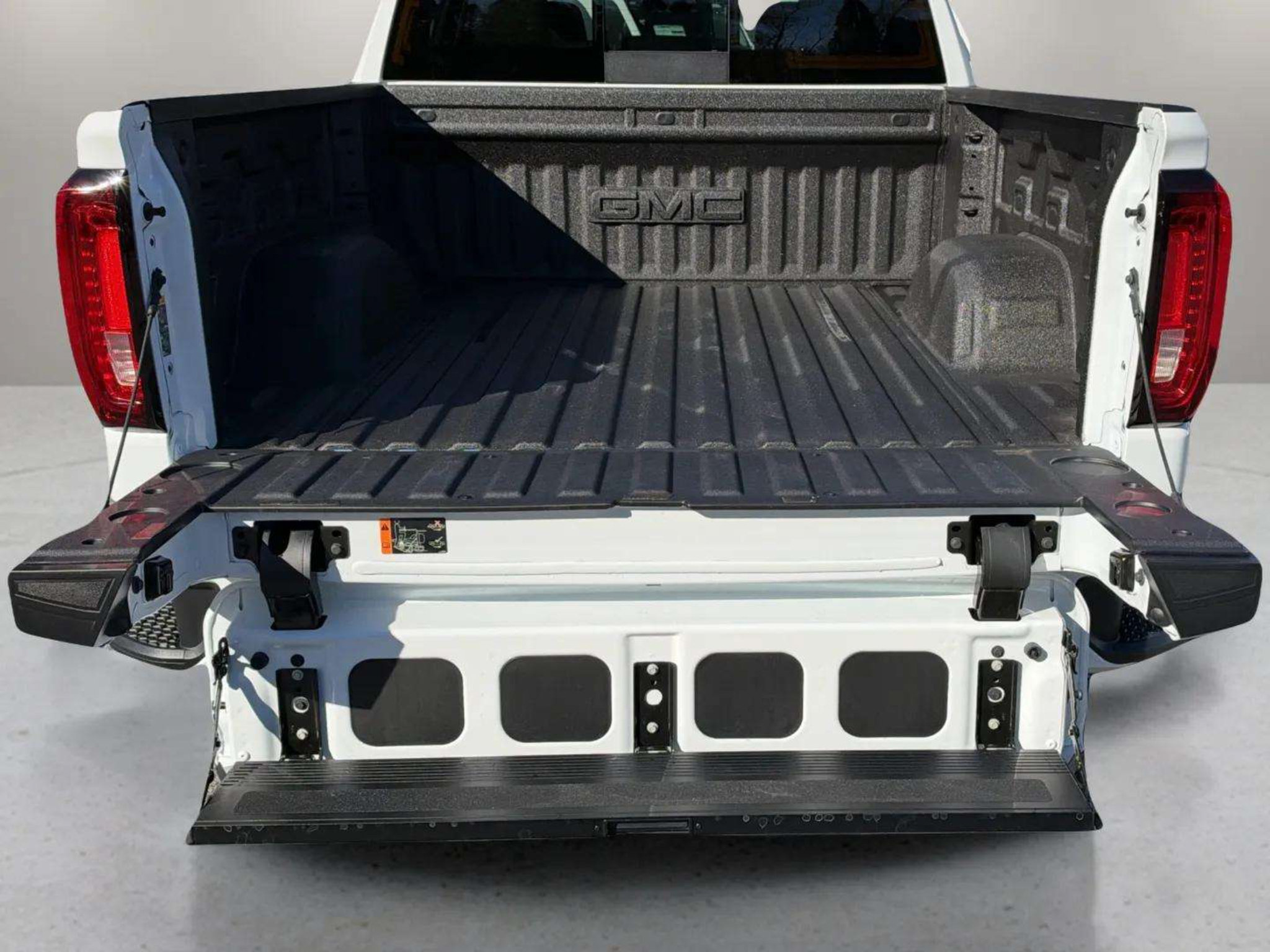 Used 2026 GMC Sierra 1500 AT4 w/ Technology Package AWD/4WD image 10