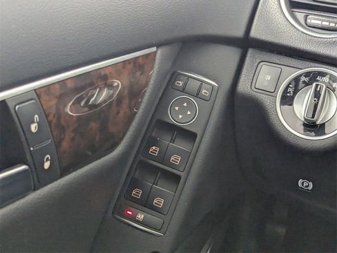 Used 2014 Mercedes-Benz C 250 Sedan image 16