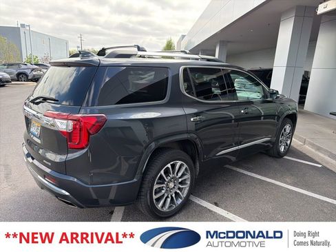 Used 2021 GMC Acadia Denali w/ Denali Ultimate Package AWD/4WD image 3