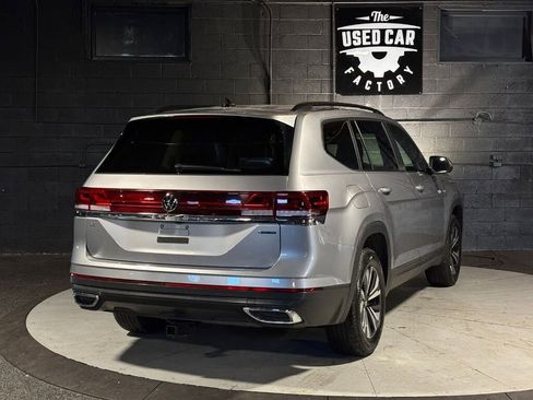 Used 2024 Volkswagen Atlas SE AWD/4WD image 6