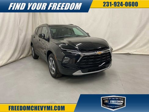 New 2025 Chevrolet Blazer LT w/ Convenience Package image 1