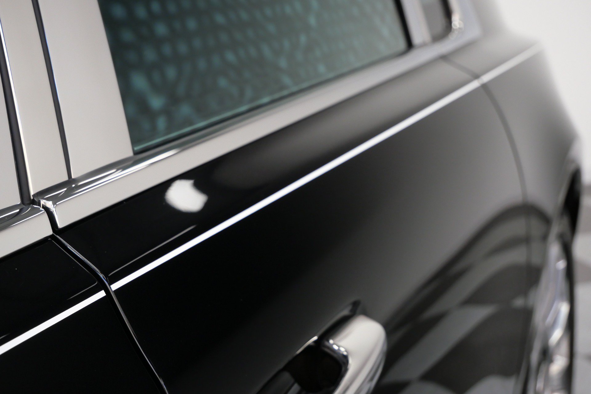 Used 2019 Rolls-Royce Phantom Sedan RWD image 52
