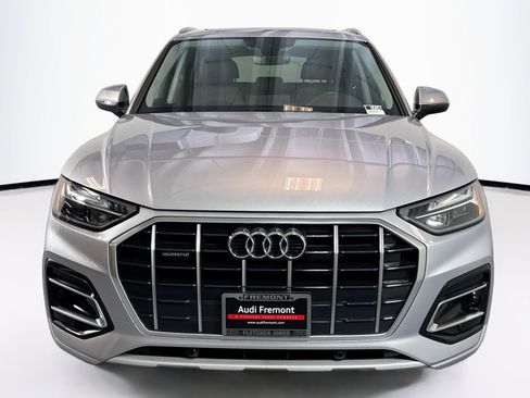 Used 2023 Audi Q5 2.0T Premium w/ Convenience Package image 2