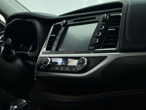 Used 2018 Toyota Highlander Limited image 67