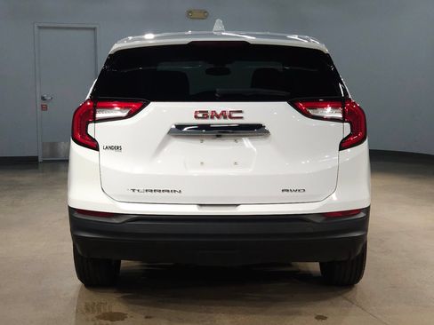 Used 2024 GMC Terrain SLE AWD/4WD image 6