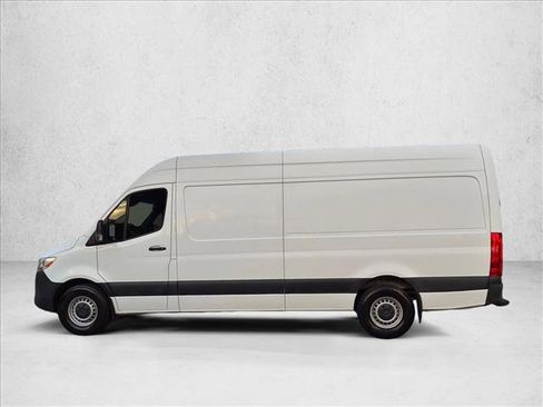 Used 2022 Mercedes-Benz Sprinter 2500 image 9