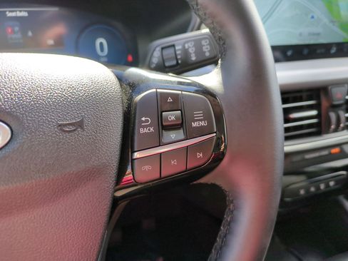 Used 2025 Ford Escape Platinum image 18