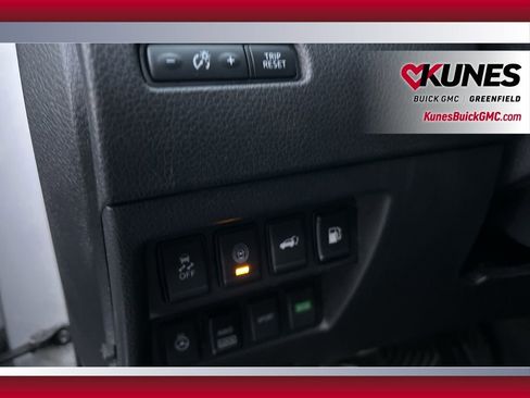 Used 2018 Nissan Rogue SL w/ Premium Package image 19