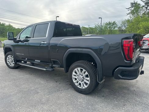 Used 2021 GMC Sierra 3500 Denali w/ Denali Ultimate Package AWD/4WD image 3