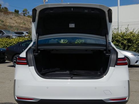 Used 2024 BMW 530i w/ Premium Package RWD image 21