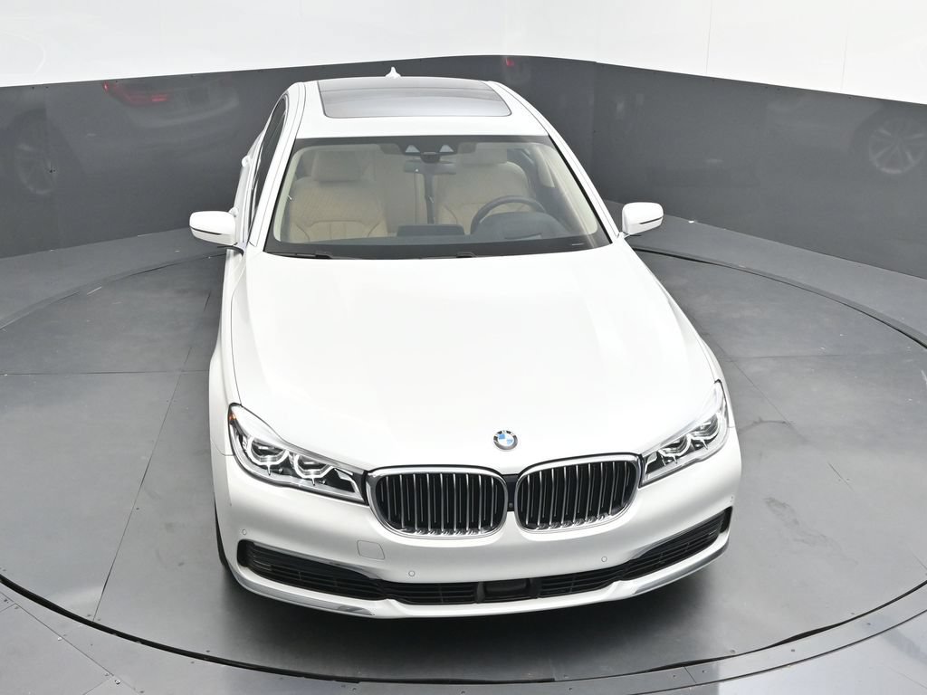 Used 2019 BMW 750i w/ Executive Package RWD image 41
