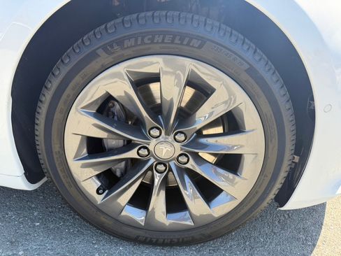 Used 2018 Tesla Model S 75D image 48