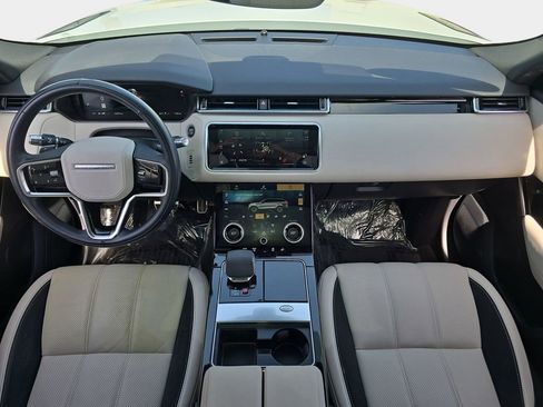 Certified 2022 Land Rover Range Rover Velar R-Dynamic S image 9