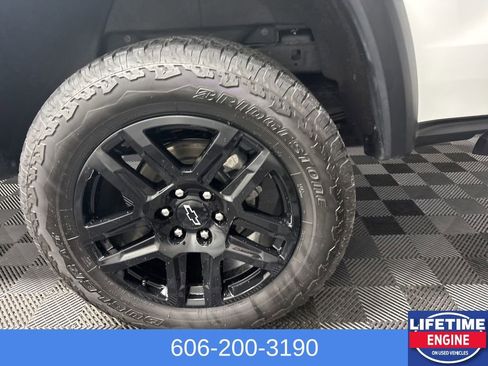 Used 2023 Chevrolet Colorado Trail Boss image 13