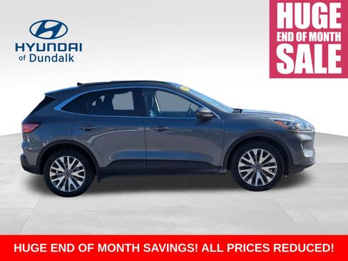 Used 2022 Ford Escape Titanium w/ Class II Trailer Tow Package image 10