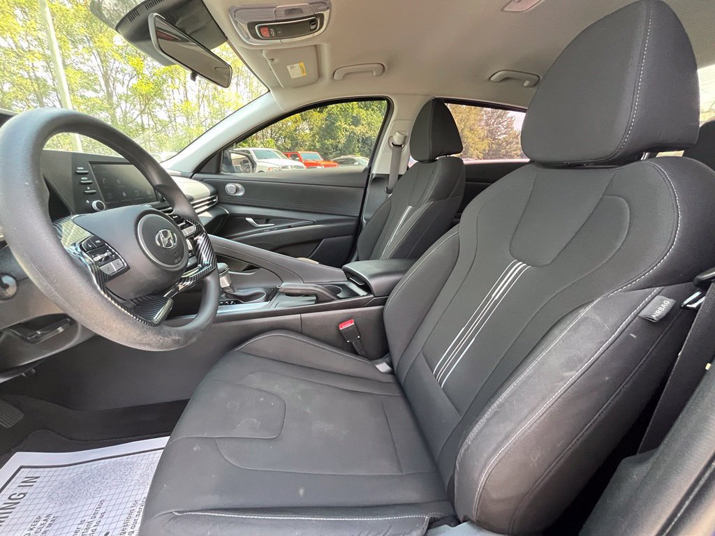 Used 2023 Hyundai Elantra SEL FWD image 25