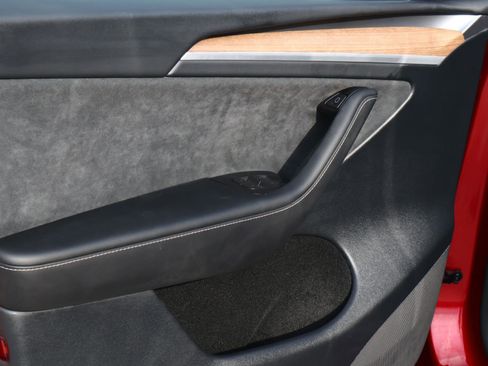 Used 2024 Tesla Model Y Long Range image 15