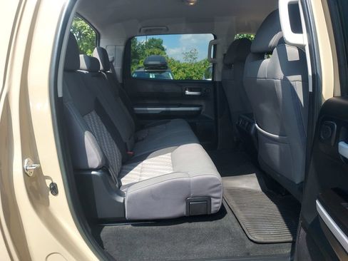 Used 2019 Toyota Tundra SR5 w/ SR5 Upgrade Package AWD/4WD image 32