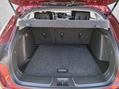 Used 2025 Chevrolet Trax LT image 6