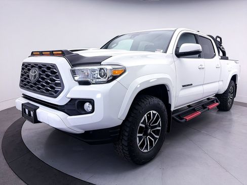 Used 2021 Toyota Tacoma TRD Sport w/ Technology Package RWD image 13