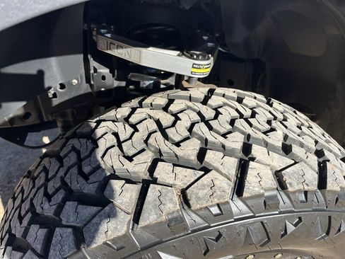 Used 2012 Ford F150 Raptor w/ Raptor Luxury Pkg image 10