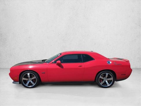 Used 2014 Dodge Challenger SRT8 w/ Harman/Kardon Audio Group RWD image 9