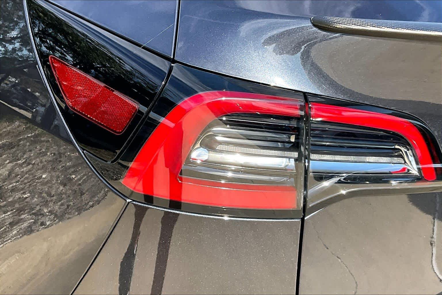 Used 2024 Tesla Model Y Performance AWD/4WD image 28