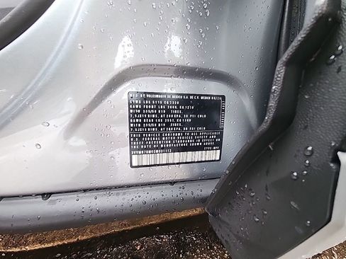 New 2025 Volkswagen Tiguan SE image 24