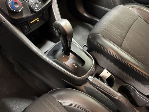 Certified 2022 Chevrolet Trax LT w/ Midnight Edition image 20