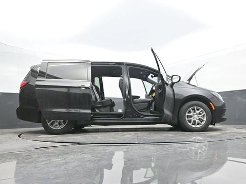 New 2026 Chrysler Voyager LX FWD image 69