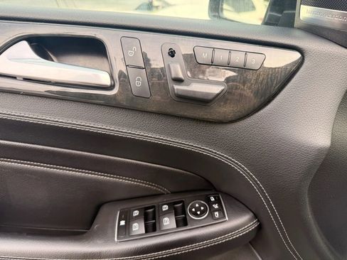 Used 2015 Mercedes-Benz ML 400 4MATIC w/ Lighting Package image 9