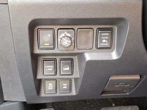 Used 2022 Nissan Frontier PRO-4X w/ Pro-4X Premium Package AWD/4WD image 23