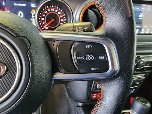 Used 2021 Jeep Gladiator Mojave w/ Cold Weather Group image 18