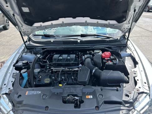 Used 2016 Ford Taurus SE FWD image 26