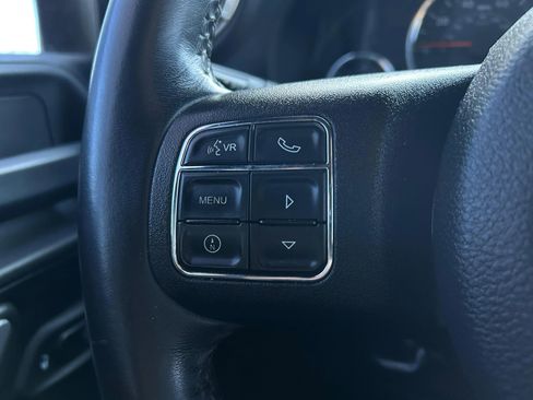 Used 2018 Jeep Wrangler Unlimited Sahara w/ Connectivity Group image 14