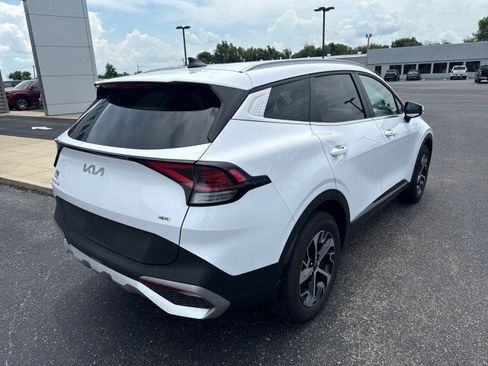 Used 2024 Kia Sportage EX AWD/4WD image 9